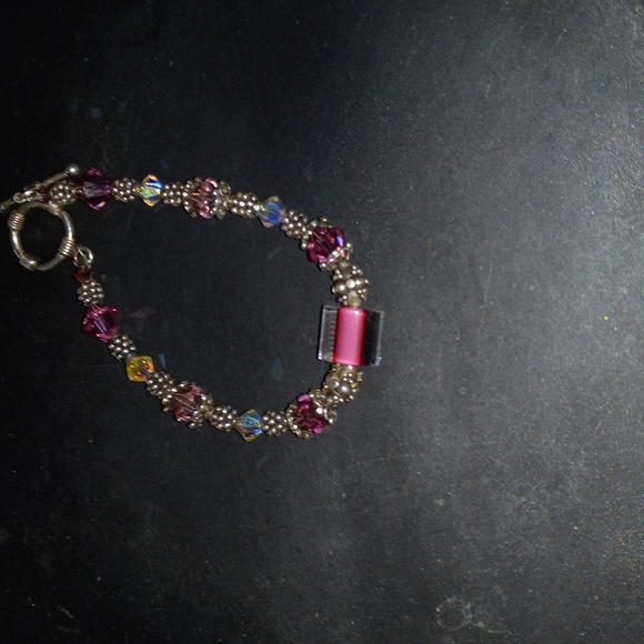 Jewelry - Beautiful  handcrafted pinkish red glass and swasvorski crystals beads bracelet